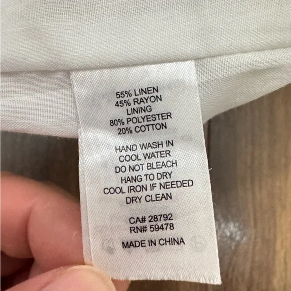 House of Harlow 1960 White Shorts with Green Leaf Embroidery - Picture 4 of 10